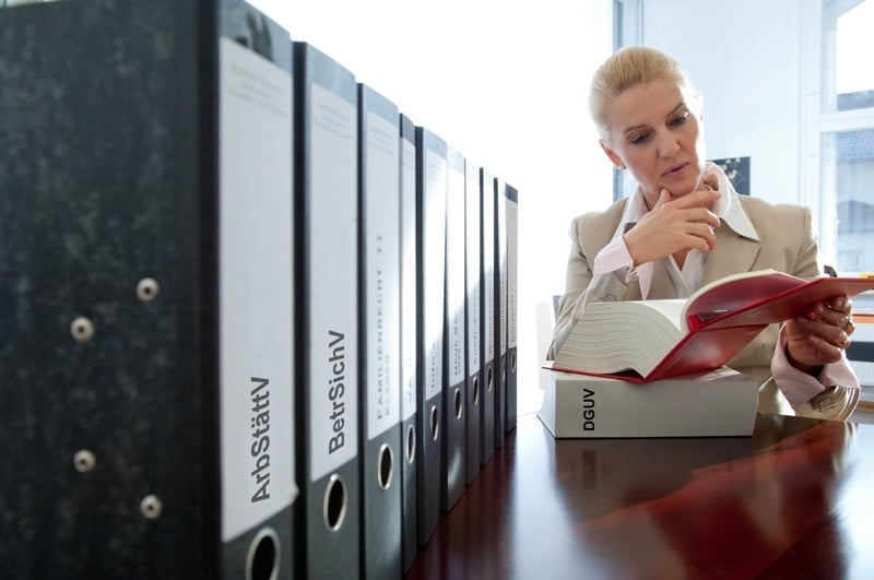 Viele Verordnungen verlangen das Unterweisen von Mitarbeitern Viele Verordnungen verlangen das Unterweisen von Mitarbeitern
